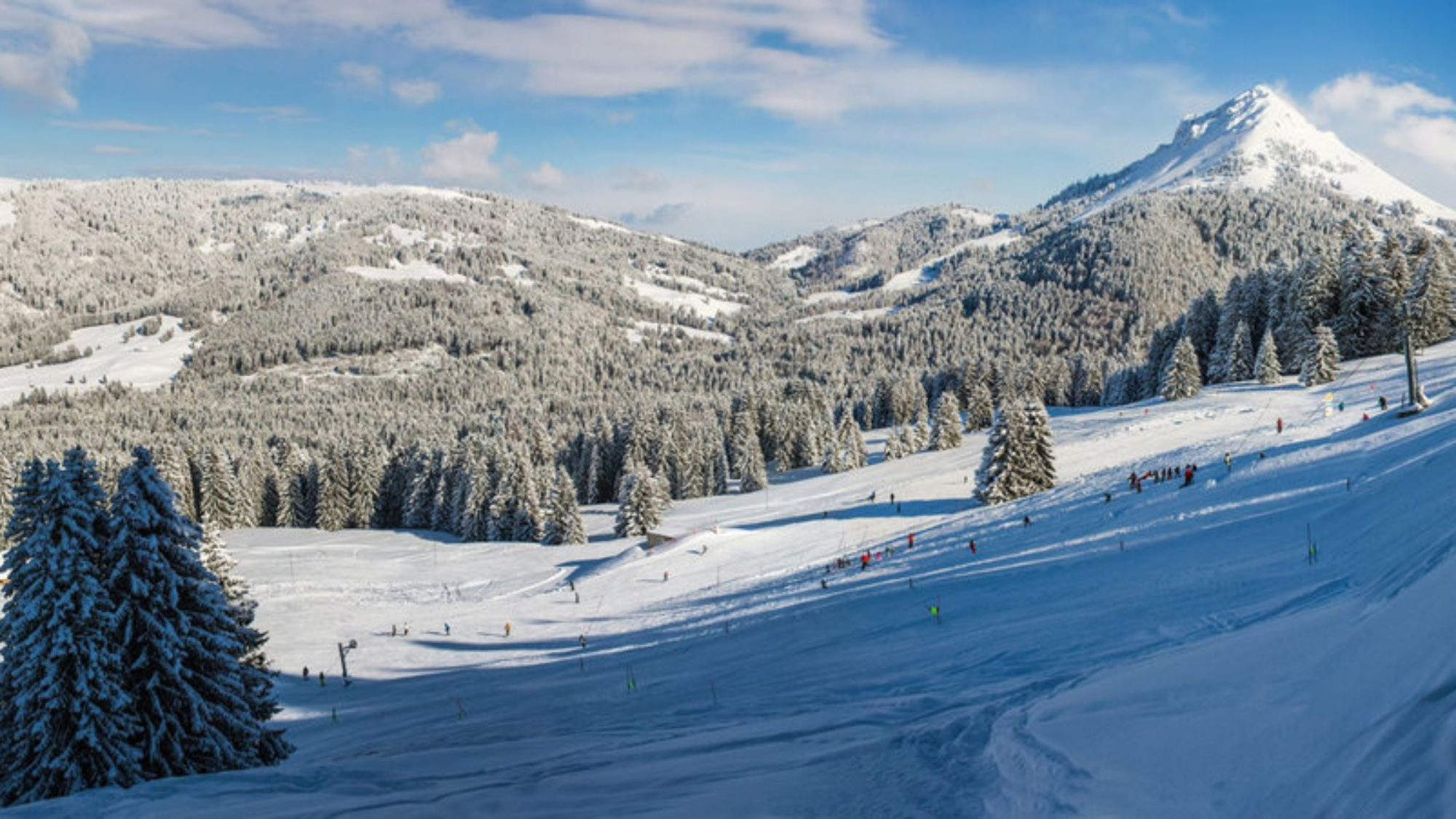 Domaine skiable des Paccots sous la neige